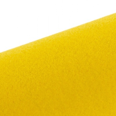 Tecido amarelo felpudo em fundo branco