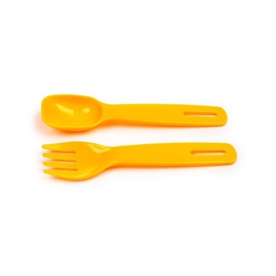 Conjunto de colher e garfo amarelos em plástico com cabo largo