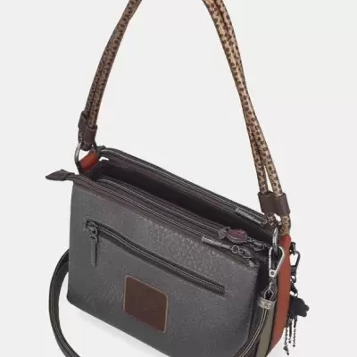 Mala de mão castanha e cinzenta com alças padrão animal print e fechos