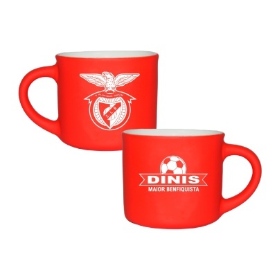 Duas canecas vermelhas com emblema do SL Benfica e texto personalizável