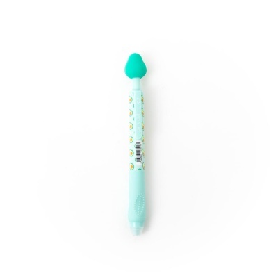 Caneta azul claro decorada com abacates e tampa de silicone verde.
