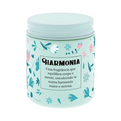 Recipiente branco com tampa e padrão floral azul e rosa com texto em português sobre fragrância