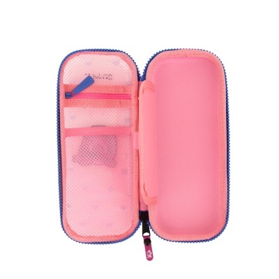 Estojo escolar rosa aberto com fecho azul e rosa