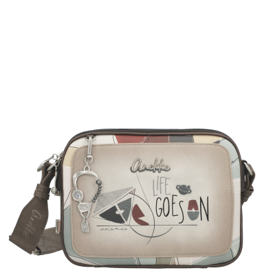 Mala Anekke bege com bolso frontal texto LIFE GOES ON e pingente metálico