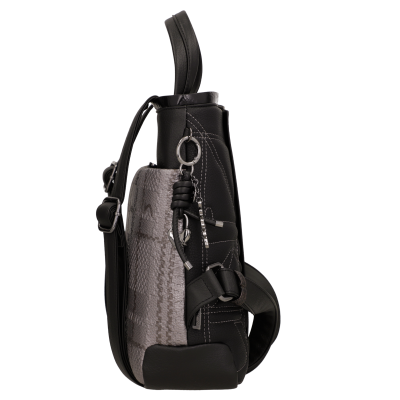 Mochila preta com padrão cinzento texturizado e alças em pele