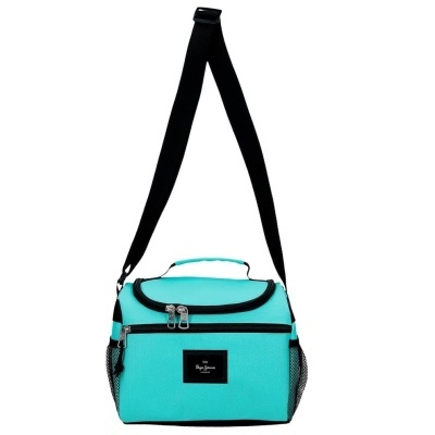 Bolsa térmica azul turquesa com alça preta e bolsos laterais em rede.
