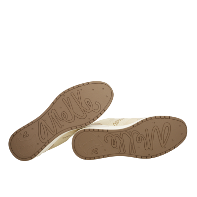 Sapatos ténis creme com sola castanha clara e gravações Anekke