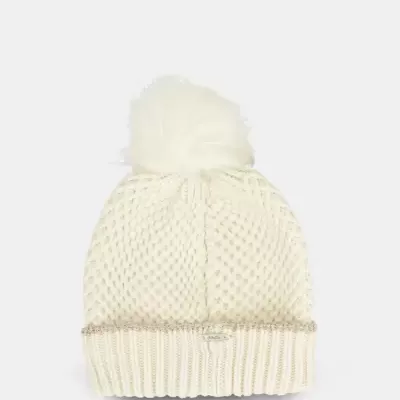 Gorro branco em malha com pompom e aba canelada.