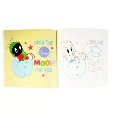 Livro aberto com uma página colorida e outra para colorir, com personagem de desenho animado e texto OVER THE MOON FOR YOU.