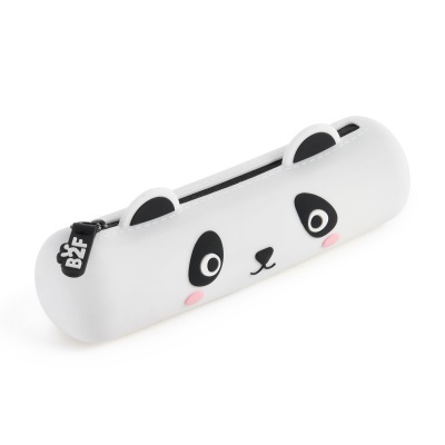 Estojo branco de silicone com rosto de panda e fecho preto com etiqueta B2F