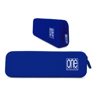 Estojo escolar azul com texto One COLOR branco