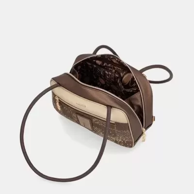Mala de mão castanha e creme com padrão pele de cobra e interior castanho com motivos.