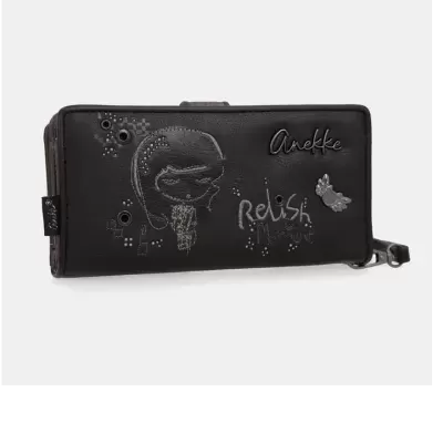 Carteira preta Anekke com detalhes em relevo e texto Relish.