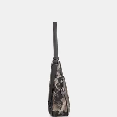 Mala de ombro camuflada em tons castanhos e pretos com alça preta