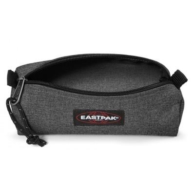 Estojo cinza escuro com fecho preto e etiqueta EASTPAK U.S.A