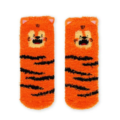 Meias de tigre cor de laranja, com riscas pretas e cara de tigre na parte superior