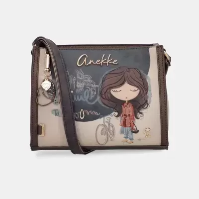 Carteira tiracolo Anekke com ilustração feminina e acessórios metálicos dourados