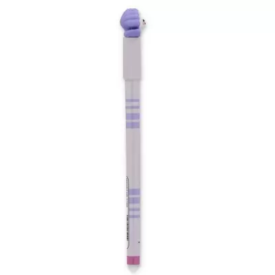 Lápis com concha roxa no topo e padrão azul no corpo