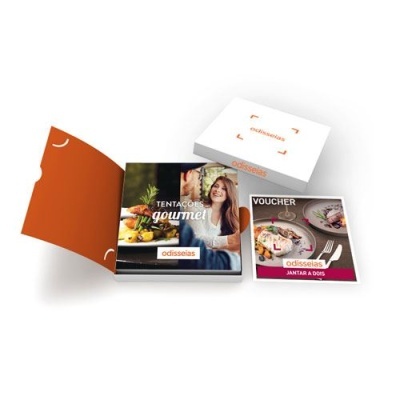 Conjunto de estojo branco, cartão voucher e folheto Tentações gourmet da Odisseias