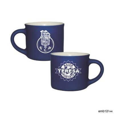 Duas canecas azuis com logo F C P e texto TERESA MAIOR PORTISTA.