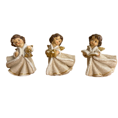 Três figuras decorativas de anjos em vestes brancas e douradas