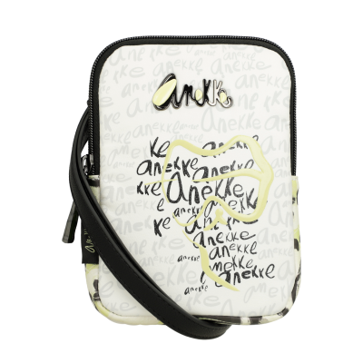 Bolsa pequena branca com alça preta e padrão de letras Anekke
