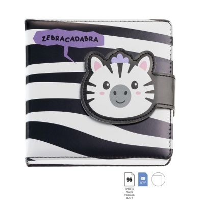 Caderno com capa de zebra e rosto de zebra cartoon com texto ZEBRACADABRA