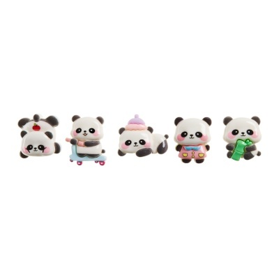 Cinco pins com pandas em diferentes poses sobre fundo branco