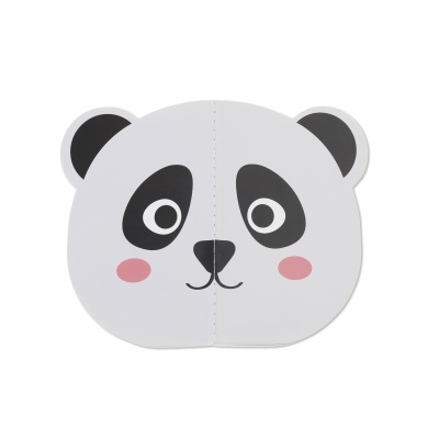 Máscara de rosto de panda em papel com manchas pretas e bochechas cor de rosa