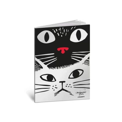 Capa de caderno com desenho de gatos preto e branco e texto Argento vivo Blasetti