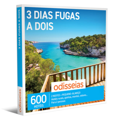 Caixa de produto com paisagem costeira e texto promocional para 3 dias em hotéis a dois