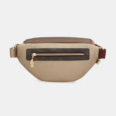 Bolsa tipo pochete bege com fecho de correr castanho escuro e puxador dourado.