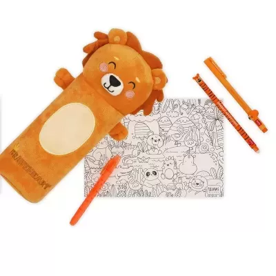 Estojo de peluche leão com materiais de desenho e folha para colorir