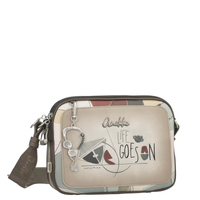 Bolsa pequena Anekke bege com padrão geométrico e texto LIFE GOES ON