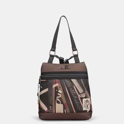 Mochila castanha e preta com padrão abstrato e nome Anekke