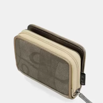 Carteira pequena retangular cinzenta e bege com fecho de correr e padrão geométrico