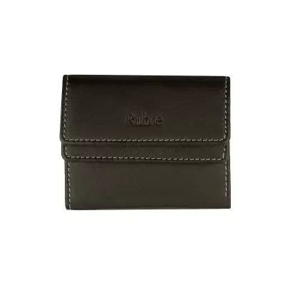 Carteira masculina em pele castanha escura com costura branca e nome Rubra