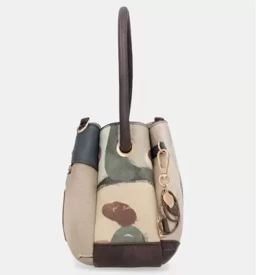 Mala pequena de mão com padrão abstrato e detalhes metálicos dourados