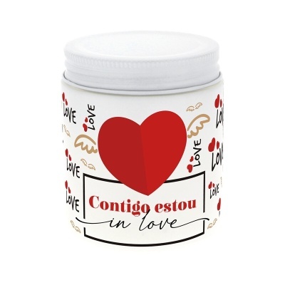 Frasco branco com coração vermelho e texto Contigo estou in love
