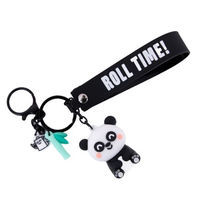 Chaveiro ROLL TIME! com pendentes panda, bambu e rosto sorridente em fundo branco