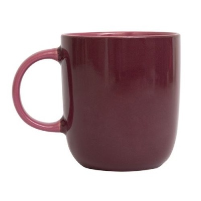 Caneca de cerâmica bordeaux com asa redonda