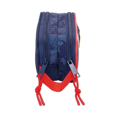 Estojo escolar azul e vermelho com padrões de aranhas e morcegos