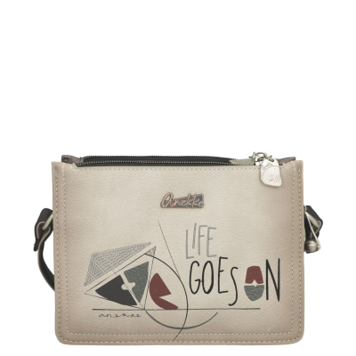 Carteira pequena bege com padrão geométrico e texto LIFE GOES ON da marca Anekke