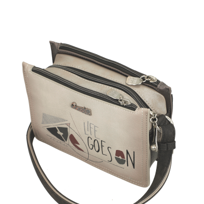 Carteira bege com padrão geométrico e texto LIFE GOES ON