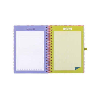 Caderno aberto com páginas coloridas e escritas em português