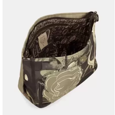 Mala castanha e bege com padrão floral e musical, interior com escrita Anekke e fecho zip.