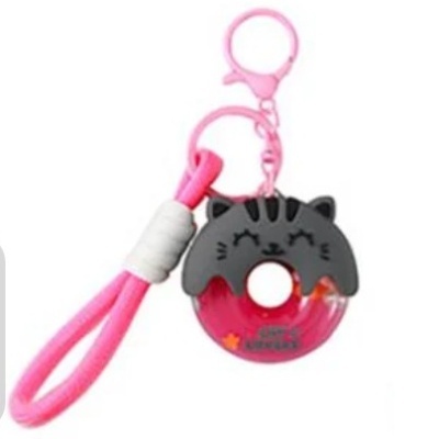 Chaveiro silicone gato cinzento e rosa formato donut com alça rosa e cordão de tecido
