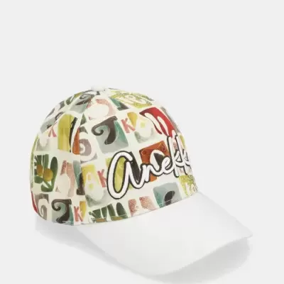 Boné colorido com aplique e estampa gráfica e aba branca