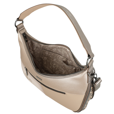 Mala bege aberta com alça larga e interior estampado com texto.