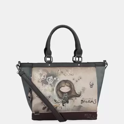 Mala de mão com ilustração de menina e texto em tons creme e castanho